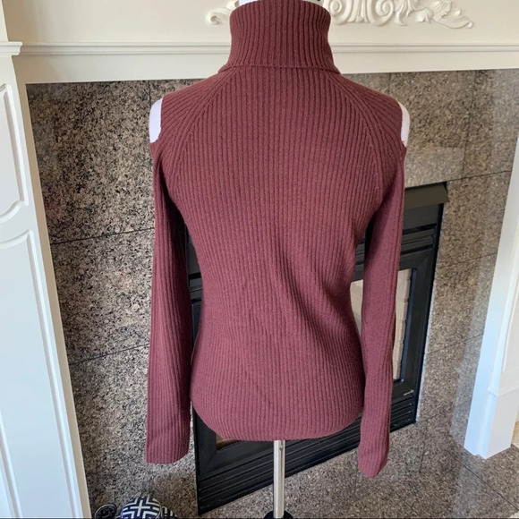 NWOT Theory Jemliss Evian Ribbed Turtleneck Sweater Burgundy Casual Medium - Picture 7 of 10